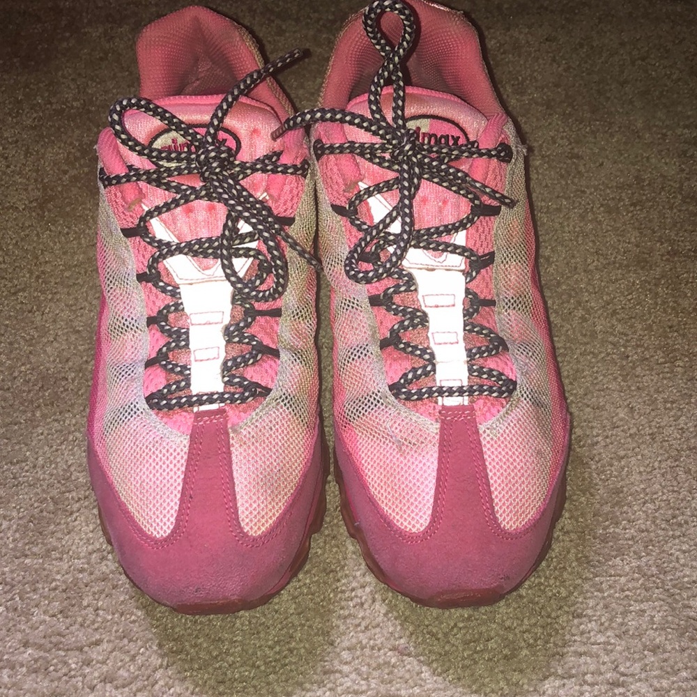 Gym shoes